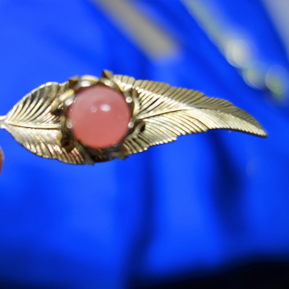 Vtg Brassy Gold Leaf Pin with Pink Stone